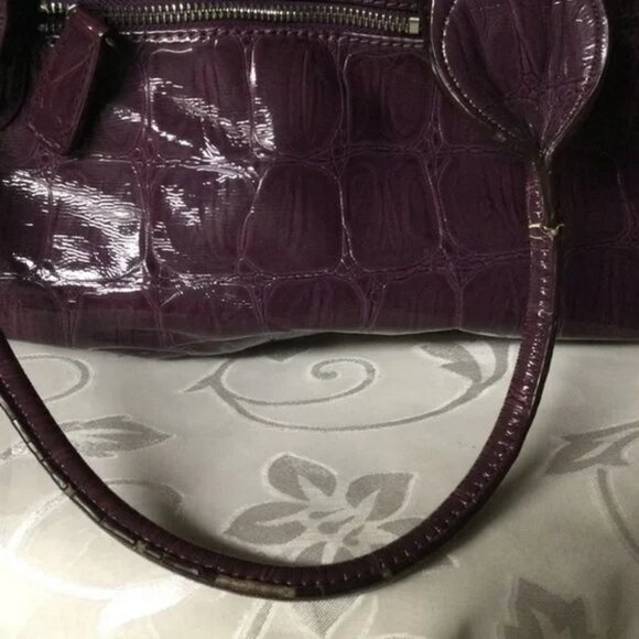 Guess Handbag - Picture 2 of 3